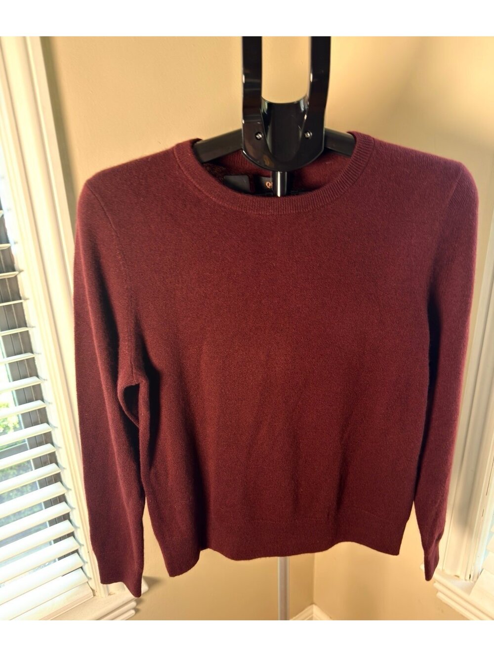Quince 100% Mongolian Cashmere Crewneck Sweater Rich Burgundy Medium M NWT Soft